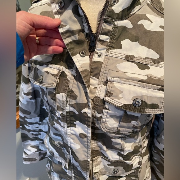 Kensie Jeans Winter Camo Print Jacket Women’s Size Medium - Picture 7 of 9